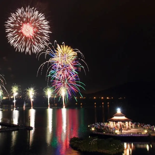 《南投秋日小旅行》2014日月潭山野音樂花火節 連續四周玩透透！