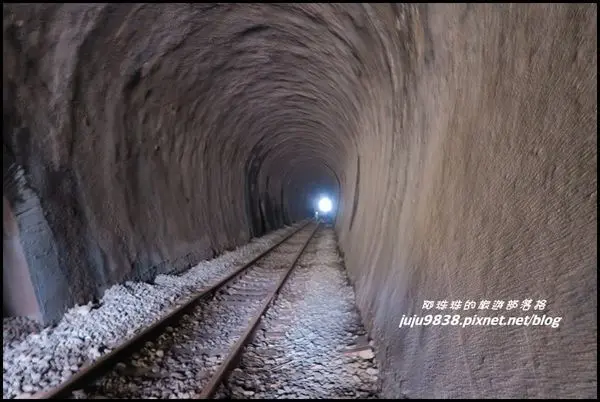 苗栗三義美食景點推薦「內社川鐵橋」/ 窩客 阿珠珠 提供