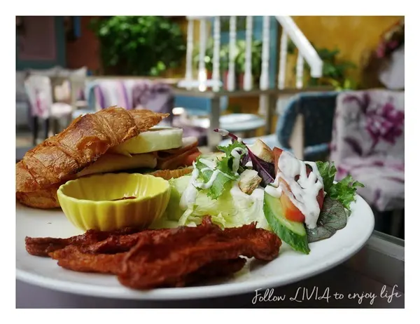 D.G Café /美食窩客 跟著Livia享受人生 提供