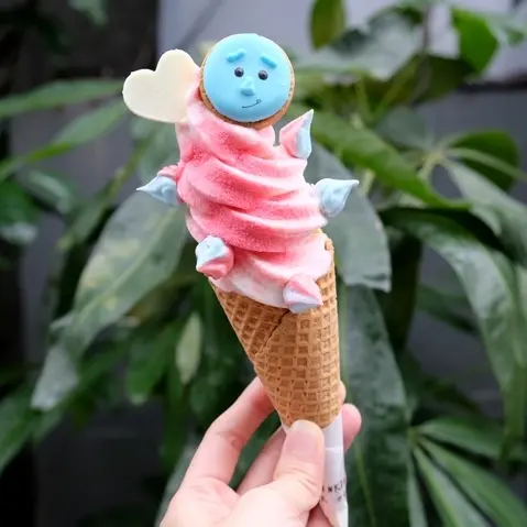 就算寒流來襲也要拍！IG網紅製造機「Thinking Bar 思考吧」全新力作，超萌「粉紅毛怪霜淇淋」搶攻IG版面。