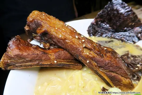 美食窩客 愛吃鬼維尼 提供 / 海老麵場-公園店