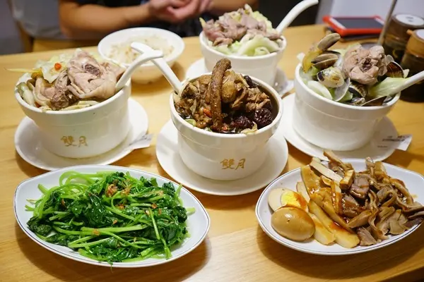 雙月食品社(中和店) /美食窩客 奇奇一起玩樂趣 提供