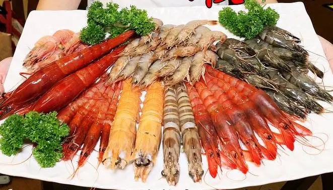 痛風系美食襲捲全台．痛風鍋、痛風烤，不論是要怎麼痛「就是先來一大盤OOOO」