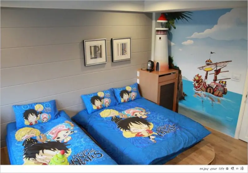 [台南安平親子民宿]『住好運』我們都是海賊王！帶著小孩一起追夢想～房間裡有溜滑梯好棒！台南運河旁好浪漫～