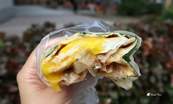 美食窩客 Sweet Tina 提供 / 四維路爆漿手工蛋餅