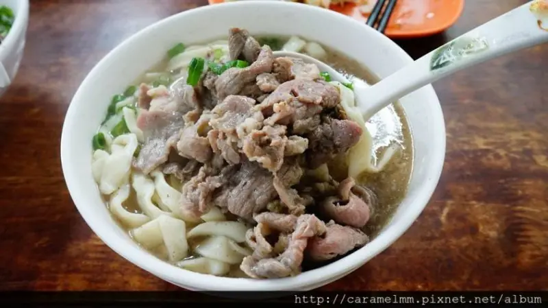 【新竹東區】璽子牛肉麵 新竹店 斤餅專賣 羊肉湯甘甜溫醇 新竹牛肉麵推薦 交大美食 附菜單 近交通大學/學府路