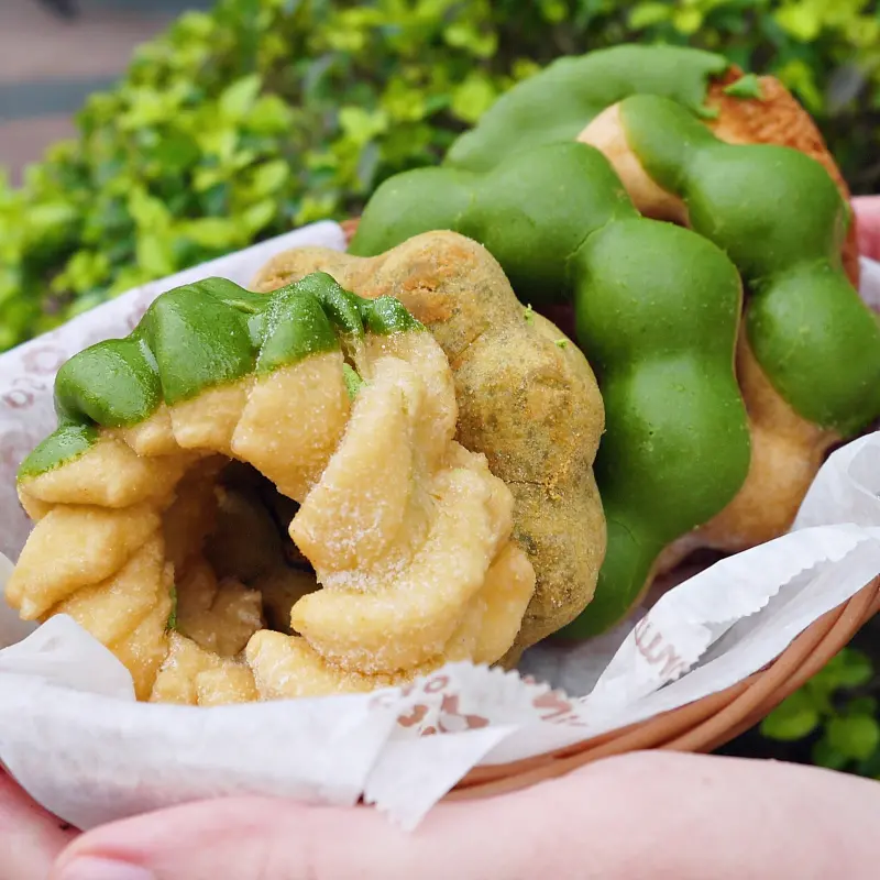 抹茶控這波要衝！Mister Donut推出限量版「祇園辻利」抹茶甜甜圈，再加碼推「熟客卡」優惠讓人立馬衝買一送一。