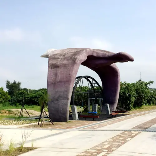 新竹市竟出現超大型飛鳥鞦韆！南港賞鳥區升級完工 幽徑步道、親水平台、大鳥鞦韆打造夕陽美景與生態教室。
