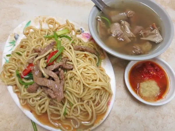 布咕布咕 推薦 蕭家牛雜湯