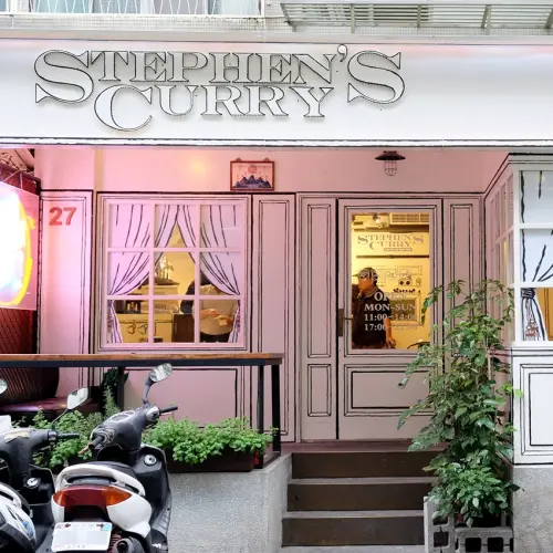 號稱365度打卡無死角！超人氣「史蒂芬斯咖哩專門店」韓式漫畫風首度登台，搶攻IG洗板王。