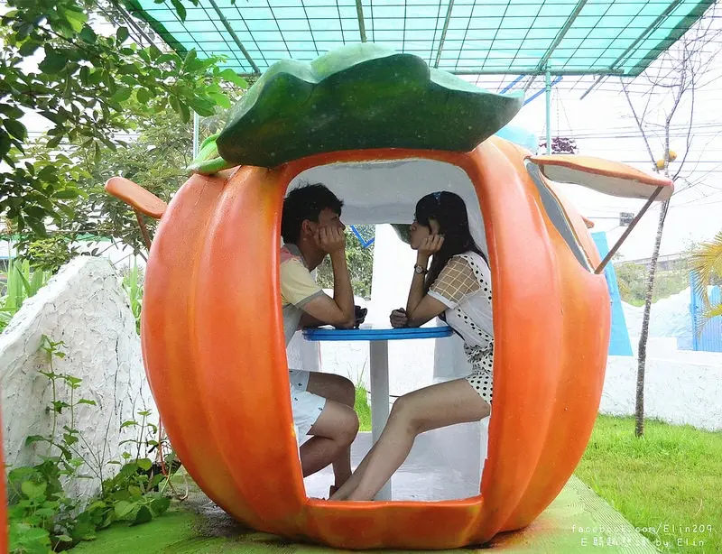 【遊】南瓜屋好萌！美味又好拍藍白風餐廳‧可妮小屋