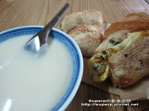 [小店食記]麟光站旁的和記豆漿店之秒殺炭烤燒餅