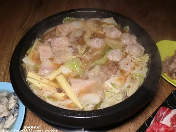 美食窩客 茜的美食記 提供 / 老地方自助石頭火鍋