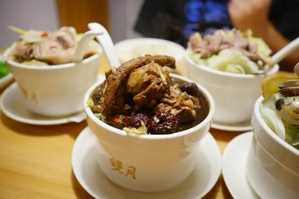 雙月食品社(中和店) /美食窩客 奇奇一起玩樂趣 提供