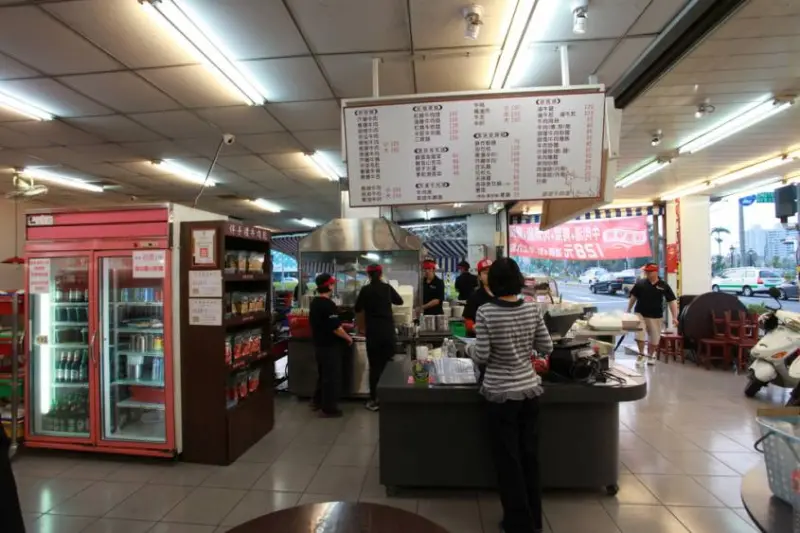 億哥牛肉湯(後甲店)