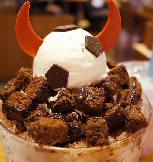 【台北】東區 Caffe bene(忠孝店) 韓國咖啡廳終於來台北開店啦！巧克力惡魔刨冰果然惡魔♡