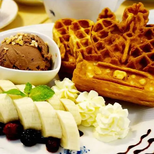 【美食】皇家哥本哈根咖啡輕食複合店●搭配丹麥皇家根本哈根手繪瓷器，來一場優雅至極的鬆餅下午茶吧●