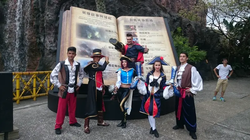 遊戲迷注意！「英雄聯盟決戰六福村」電玩主角現身，英雄真人秀超嗨！