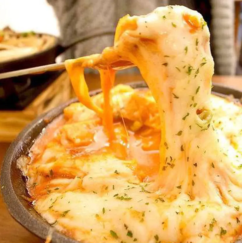 花花，甲飽沒【台北食記】WAYO哇優 起司辣炒年糕 韓式小菜吃到飽 平價韓國料理推薦 東區忠孝復興