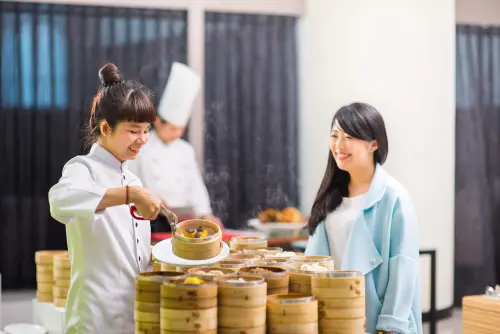 輕鬆過年免煩惱！福泰飯店新春加值方案，年菜預購、春節旅遊超值省！