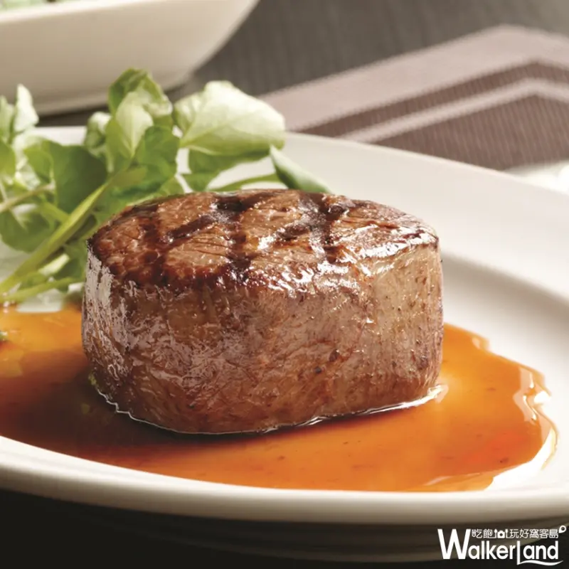 台北101跨年煙火秀最佳景觀餐廳！老饕必吃美式經典「莫爾頓牛排館」，跨年限定套餐經典好菜通通吃的到。