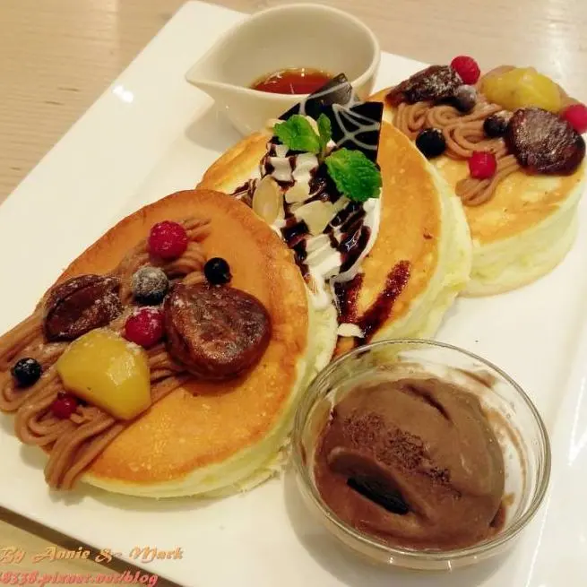 ◎【LeTAO小樽洋菓子舖 (中山店)】２訪依舊好美味，在台灣也能吃到如雲朵般的厚燒鬆餅！