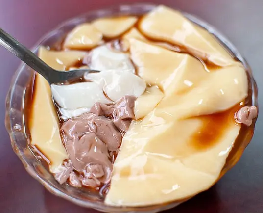 [食記] 高雄。鳳山區 香品豆花 (就愛三色布丁~)