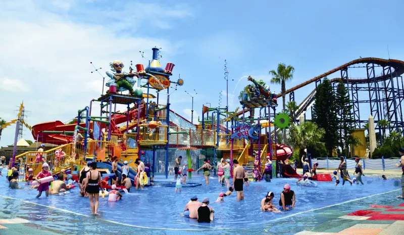 外星人登陸小人國！外星人狂歡節+水陸雙樂園，399元一票玩到底！