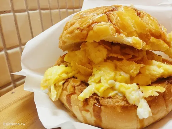 單眼皮双眼皮。早餐輕食(二店) /美食窩客 美鹿好時光 提供