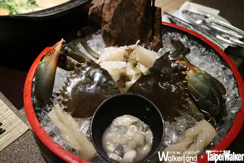 沙公不小心跑進涮涮鍋裡了！大地酒店月兒彎彎推出秋蟹美食盛宴。
