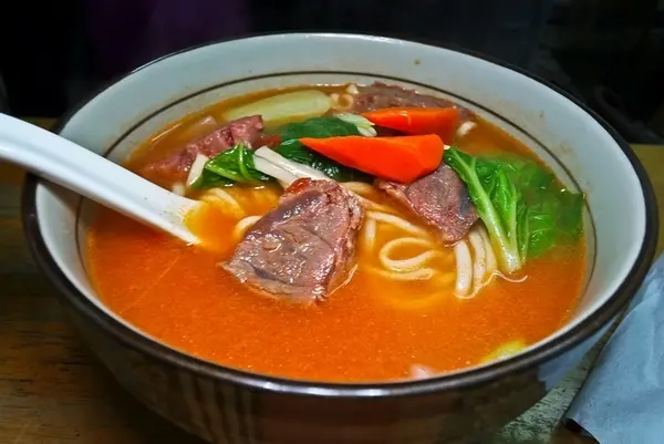 美食窩客 Bart Tsai 曾在「上品牛肉拉麵」