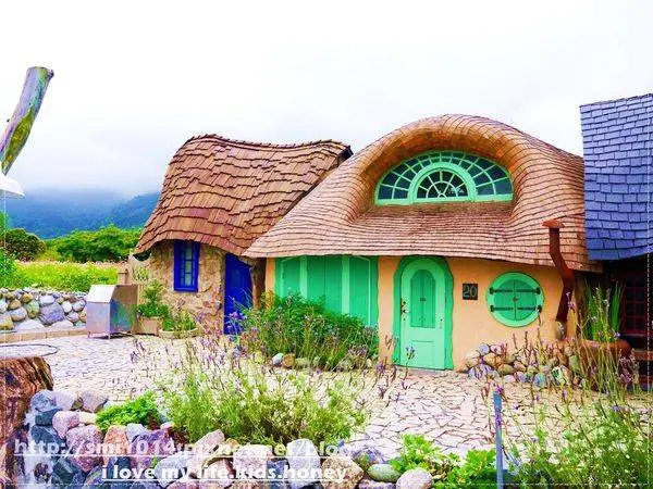 旅遊窩客 小咪ma．吃喝玩樂趣 提供 / Mr. Sam Soaring in the wind 童話屋咖啡館