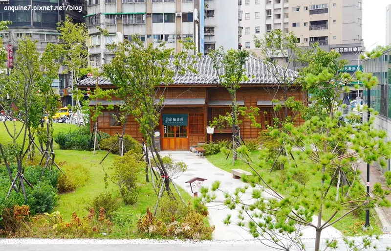 《台北》全家大小一齊接受活動任務，穿越時空探訪台北第一條商業街（貴陽街）