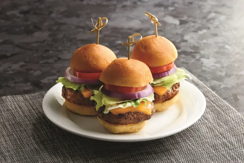 全台首座高空露台酒吧！「莫爾頓牛排館Sky Bar」飽覽信義無敵夜景！