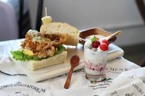 美食窩客 Sarah 莎拉 提供 / 桔梗三明治