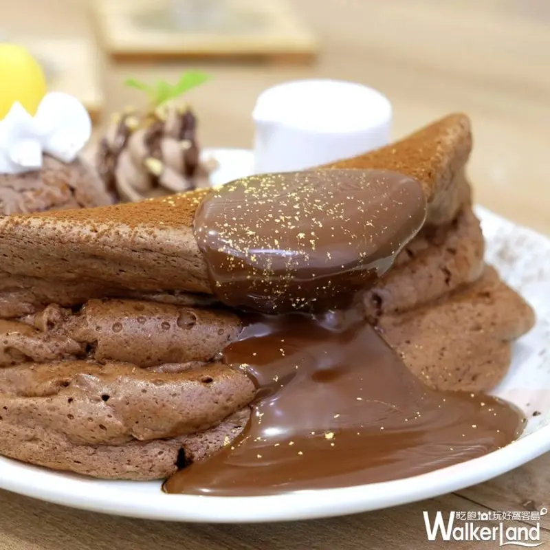 激夯「屋莎鬆餅屋」松菸店正式插旗！獨家限定「濃の巧克力冰淇淋鬆餅」每小時只賣20份，搶攻松菸上班族的甜點胃。