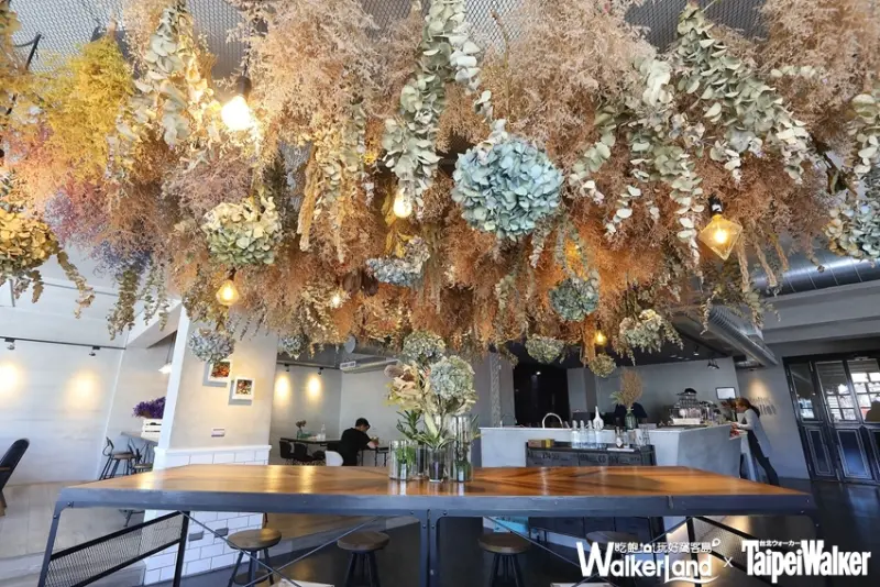 Taipei Walker 雜誌 10月號 新開店 奇幻地咖啡館 Wonderland café / WalkerLand窩客島提供