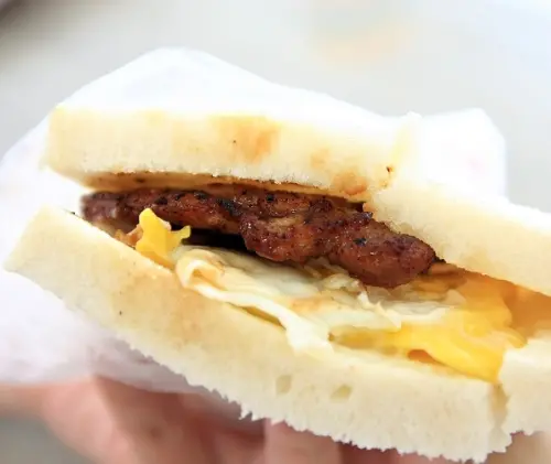 ［台中］：瘋狂大排隊☆肉蛋中西式早餐店