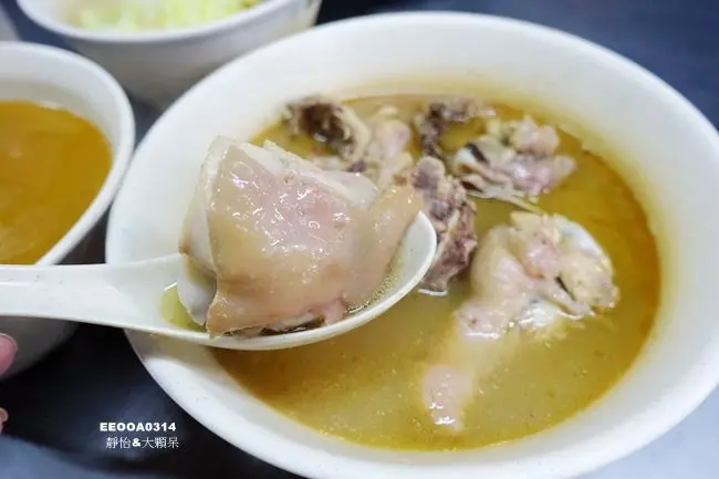 美食窩客 靜怡 曾在「阿男麻油雞」