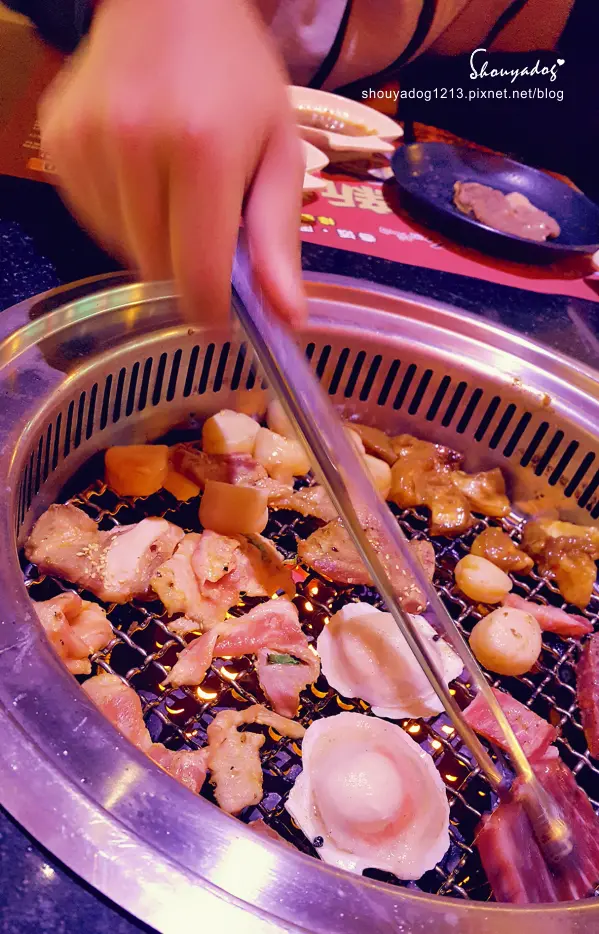 石頭日式炭火燒肉 (八德-尊榮旗艦館) /美食窩客shouyadog 提供