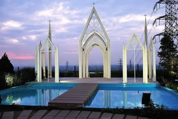 旅遊窩客 Maggie的吃喝玩樂地圖* 提供 / 夏季三角景觀咖啡廳