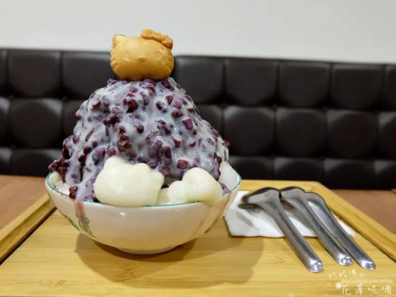 紅櫻花Hello Kitty台灣伴手禮 & 凱蒂冰果室/ 美食窩客 珍妮佛的花草呢喃 提供