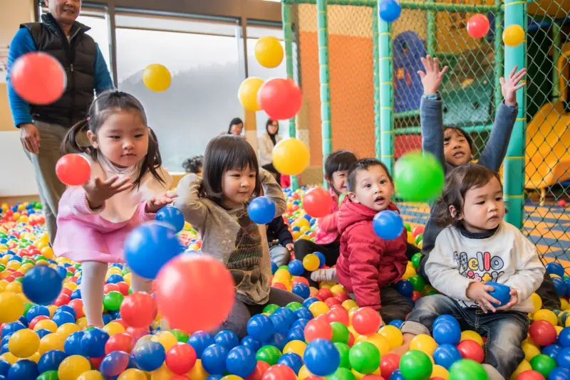 體驗小廚師、操作機器人，雲朗3飯店搶攻暑假親子財！