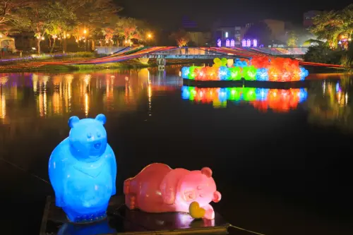 歷年規模最大！「2016月津港燈節」月底正式登場，台南走春全攻略！