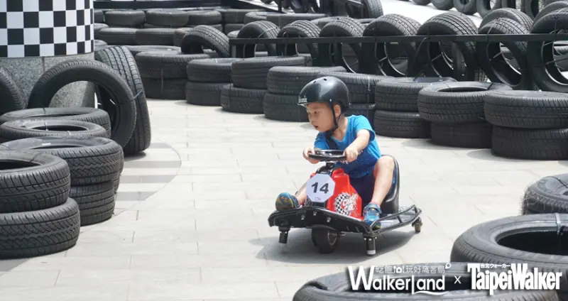 爸爸、男友不再無聊！「Crazy Cart Cafe by TDS」甩尾車主題餐廳盡情飆速！