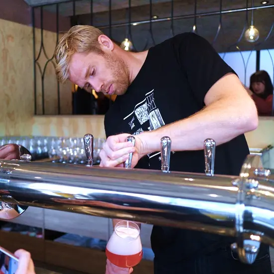 隱藏版精釀啤酒就在這家店！金色三麥首間街邊店開幕，強勢挑戰台北酒吧一級戰區！