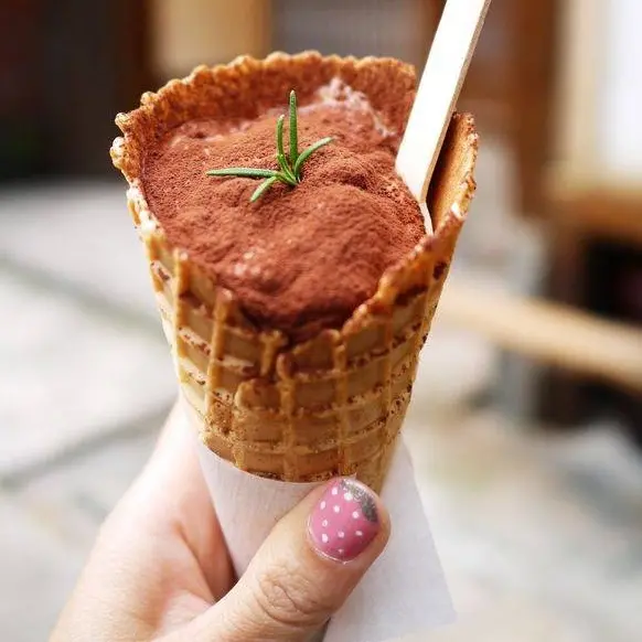 【台北】中山 三一Bloom 日式老房子咖啡廳‧美麗的紅粉乾冰、脆皮泥巴派甜筒帶著走！(中山18、珍珠菓子)