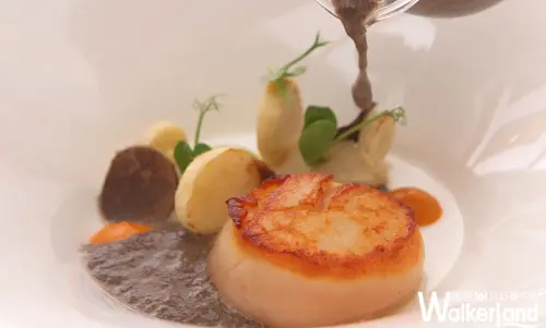 因為有你所以這一切都值得！三二行館推出「頂級海鮮美饌」，不用三心二意就能吃到「三鮮二意」。