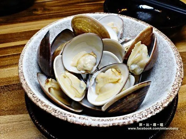 浮誇系台北蛤蜊「極蜆鍋物」 /美食窩客 兔貝比 提供