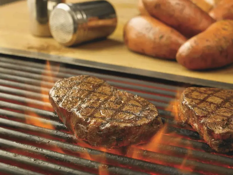 代理商自創品牌！「American Steakhouse」開幕，肋眼牛烹飪客製化！